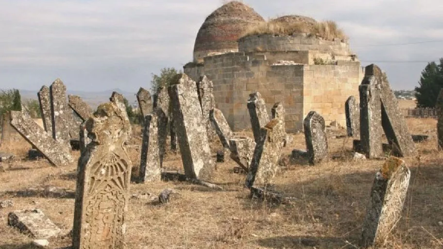 عکس گورستان جن