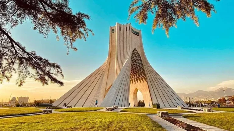 تهران کجاست؟