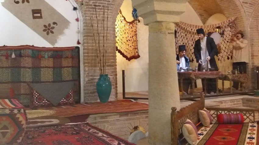 رستوران سنتی حمام قلعه همدان