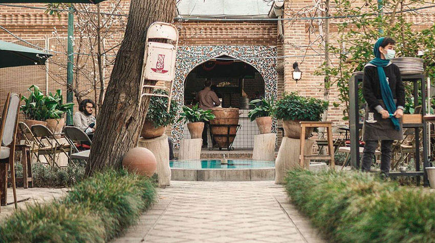 کافه روحی باغ بهارستان تهران