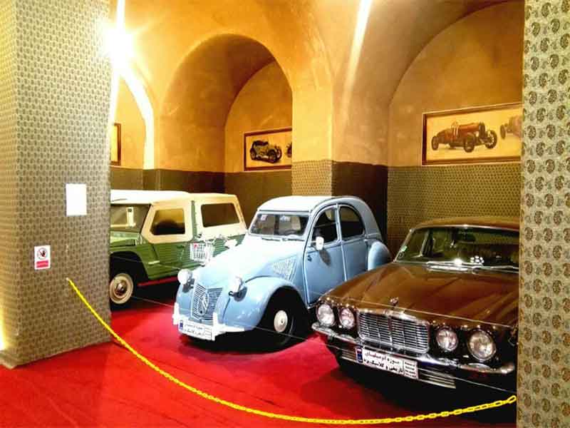 موزه خودروهای کلاسیک یزد