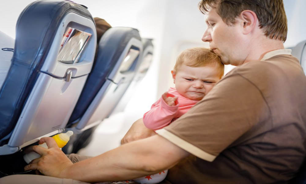 هواپیما برای نوزاد خطرناک است؟